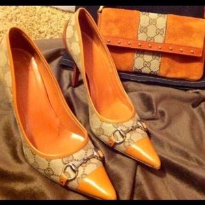 Shoulder bag and stilettos shoes
